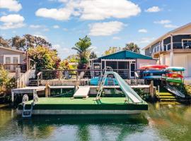 The Hideaway at Weeki Wachee, hotel in Weeki Wachee