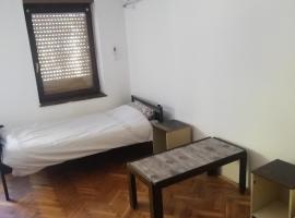 Petar Marić, hotel v destinaci Sombor