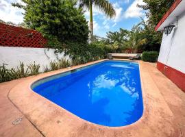 Alojamiento para 6 con alberca compartida, ξενοδοχείο σε Petkanché