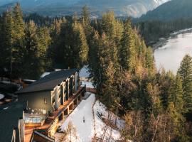 Basecamp Resorts Revelstoke, accommodation in Revelstoke