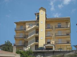 Hotel Caimo Bed-Breakfast, viešbutis su vietomis automobiliams mieste Lagonegras