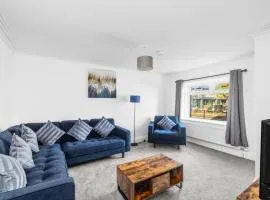 Spacious, peaceful 4BR, 2 Bathroom Near Montrose Port