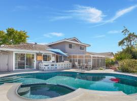 Charming Villa with Backyard Oasis Close to Beach, hotel in Laguna Hills