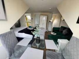 Apartment 5- 216 High Street