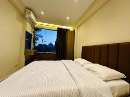 The Pyramid Vault View INN, hotel em Cairo