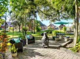 Lake Okeechobee Dockside Cabin with Pool Access