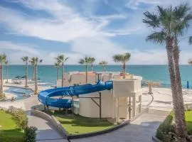 Attractive 2 bedroom condo Encantame Towers Velero 105