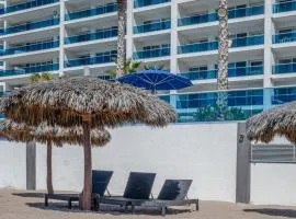 Attractive 2 bedroom condo Encantame Towers Velero 105