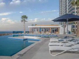 Splash in The New Lazy River/Stay in Modern Luxury Encantamae C 402