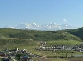 Уютная квартира с видом на горы