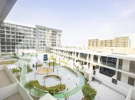 Bloomfields Snug Stu The Gate Masdar