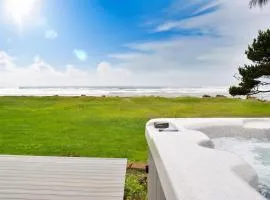 Ocean Front, Amazing Views! Hot Tub! Sandy Seclusion