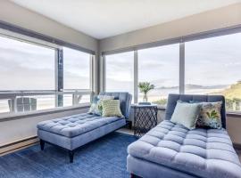 Ocean Front Condo, View of Lighthouse, Nye Beach! Nye Beacon، فندق في نيوبورت