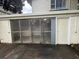 77b Slacks Road, Awapuni, Palmerston North, hotel in Palmerston North