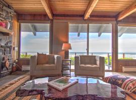 Ocean Front on Miles of Sandy Beach! Boho Shores: Yachats şehrinde bir otel