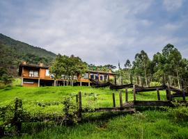 Pousada Caminho dos Ipês, farm stay in Bocaina de Minas