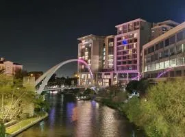 CENTURY CLUB - Luxury Apartment Hotels