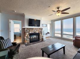 Spectacular Ocean Front Condo with Community Club House & Pool! Whale Crossing, condo in Depoe Bay