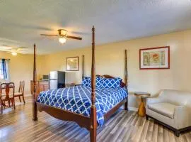 Walk to Lake Jackson Convenient Studio in Sebring