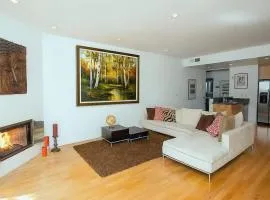 Modern 2 Bedroom Condo near Abbot Kinney