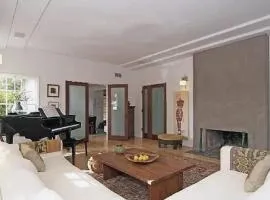 Tranquil 3 Bedroom Home in Santa Monica Canyon