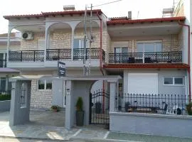 Polys Apartment and Paraskevi studio with view