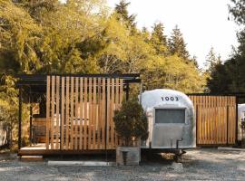 Mackenzie Beach Resort, מלון בטופינו