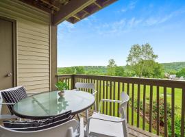 Troon Golf Bungalow - Branson - Golf Course View & On-site Amenities, Hotel in Branson