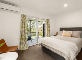 Kauri Point Village, hotel in Tahawai