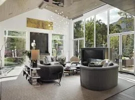 Elegant Aspen Chalet Steps to Gondola