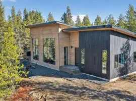 The Luxe House | Upscale Cabin w/ Hot Tub & Fire Pit!