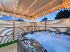 3BR 2BA Comfy Home with Jacuzzi