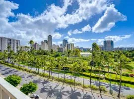Waikiki Condo near Duke Kahanamoku Beach