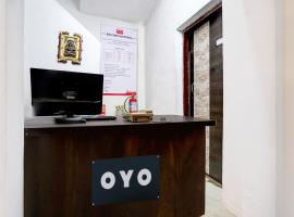 Hotel O Deluxe United Corporate Home, hotel em Airoli