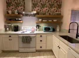 Relaxing beach getaway just steps to the shore