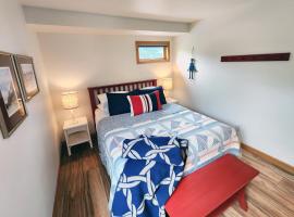 Walk to Everything! Hot Tub! Shorepine Haven, hotel v destinaci Yachats