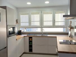 FeelhomeVIC. Ático con terraza en centro histórico, hotel en Vic