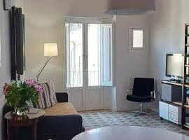 FeelhomeVIC. Ático con terraza en centro histórico