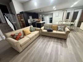 Spacious 5 bedroom single family home sleeps 12 with driveway near DC