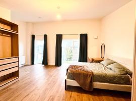 Parklands House, hotel in Citywest