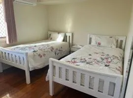 Granadilla st 2张超大单人床走路到商场公交站 G3