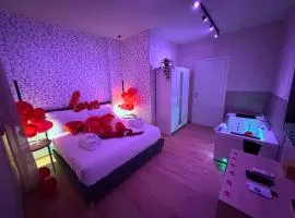 SuiteHeart Torino Private Jacuzzi