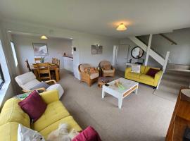 Hosts on the Coast Dinah & Una's Place, hotel v destinaci Whangamata