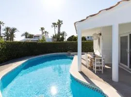 Chalet a 150m de la playa y piscina privada