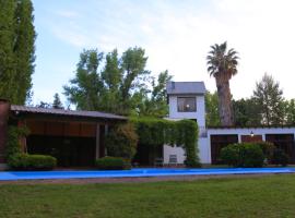 Fun Family House - Vistalba Cuyo "Casa GEORGE", hôtel à Vistalba