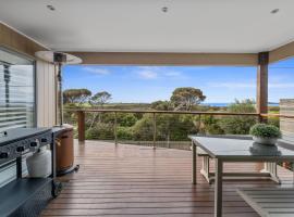 Casa del Mar Phillip Island Ocean Views, hotel in Surf Beach