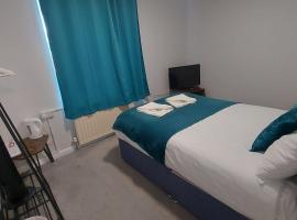 Seaside Escape 2-Bed maisonette Flat - Ev22kwh, hotel in Southsea