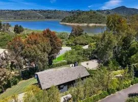 Lake Hodges View, Large Deck, Minutes to Legoland