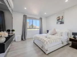 NEW 2BR 6P Walk to Freshwater, Manly & Curl Curl