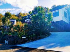 Waterfront weekend stay with sleep out, hotel in Pahi